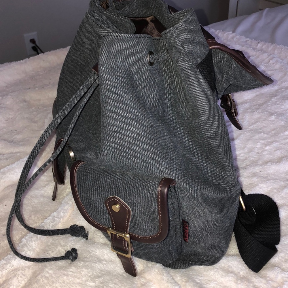 Backpack - Picture 6 of 6